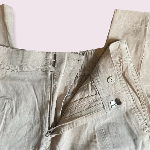 Vince Linen Blend Cargo Crop Tan/Oat Pants - Picture 2 of 5